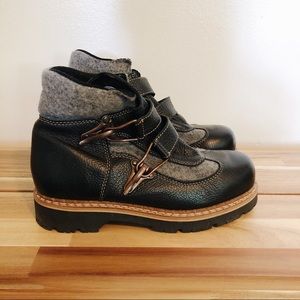 Martino Canada black leather boots